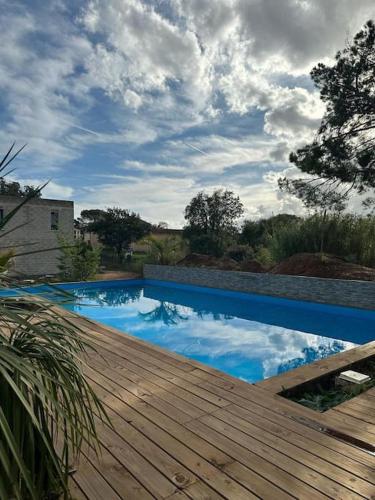 studio au calme avec piscine