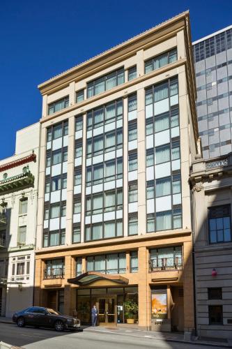 El edificio en el que está el hotel