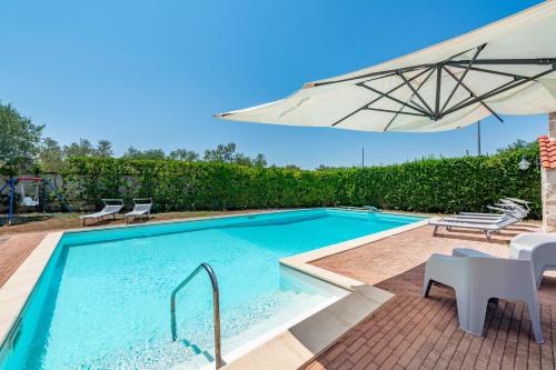 Afbeelding uit fotogalerij van Masseria Pitorrè with private pool in Conversano