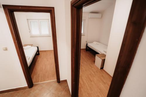 Ένα ή περισσότερα κρεβάτια σε δωμάτιο στο TORO Riverside apartments