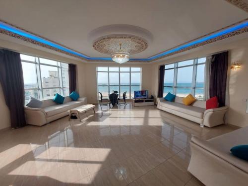 Posezení v ubytování Bel appartement front mer Tanger