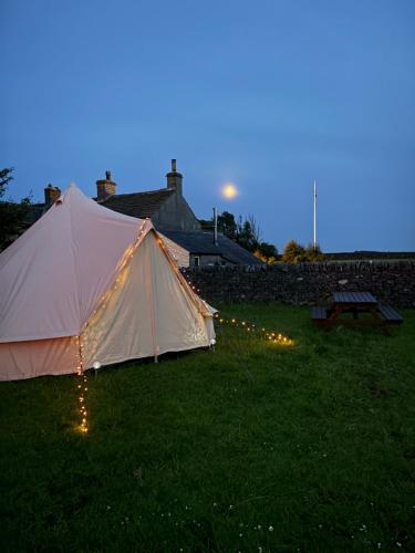 Fotografie z fotogalerie ubytování Beehive Bell Tent v destinaci Peak Forest