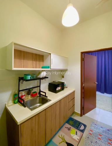 Η κουζίνα ή μικρή κουζίνα στο Studio at Mesahill Nilai by D'KAY HOMES with Mall, near USIM KLIA