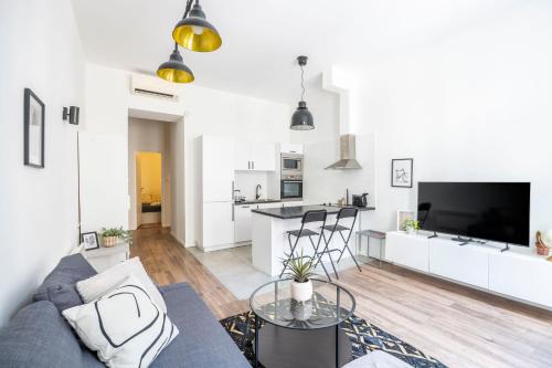 Charming & Cozy Central 1BEDRM Suites 1081 Budapest, Bezerédj utca 9 kép - 3