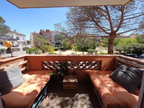 Charmant appartement, Terrasse, Piscine, parking