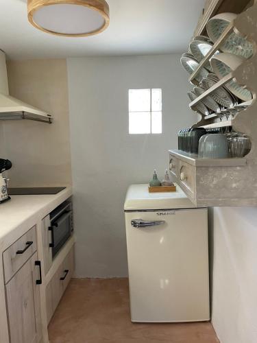 Kuchyň nebo kuchyňský kout v ubytování Metohi Luxury Home