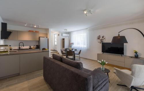Nice Apartment In Porec With Wifi