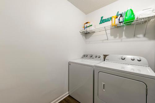 Φωτογραφία από το άλμπουμ του Charming 3BR 2BA Retreat, Cozy σε Decatur