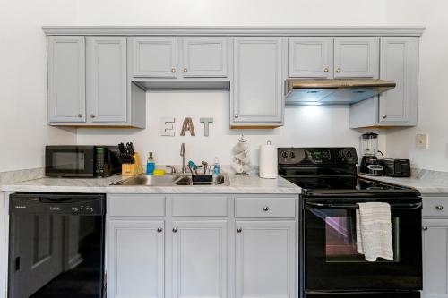 Φωτογραφία από το άλμπουμ του Charming 3BR 2BA Retreat, Cozy σε Decatur