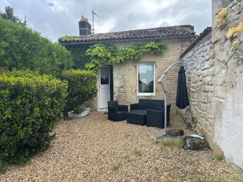 Κήπος έξω από το Lovely One Bedroom Gîte