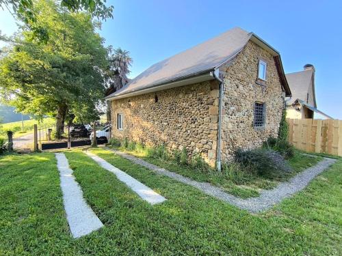 Maison de campagne en pierre à 15 min de Pau