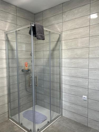 Ένα μπάνιο στο Gabriel III