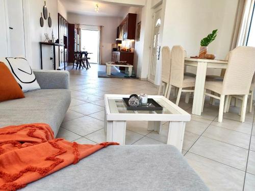 Theasis Apartments