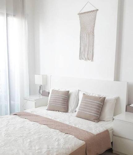 Modern Studio Oasis - Skyline Views, Private Balcony & Workspace