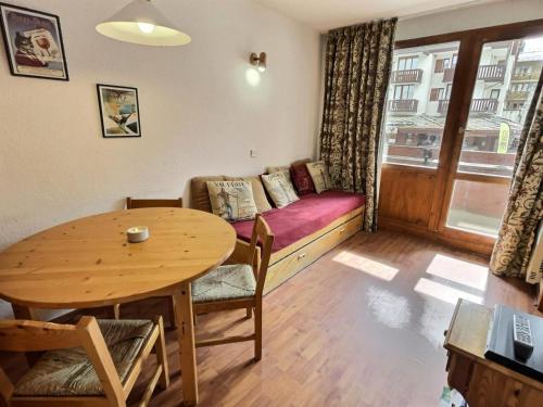 Résidence Rond-point Des Pistes Iii - Appartement 2 pièces pour 4 personnes situé à Val d’Isère, skis aux pieds et à 500m du centre du village, navettes gratuites au MAE-1798