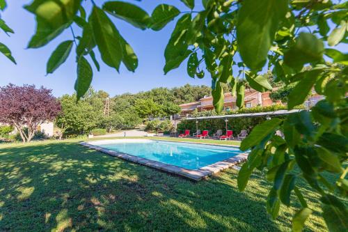 Πισίνα στο ή κοντά στο La Bastide des Roses