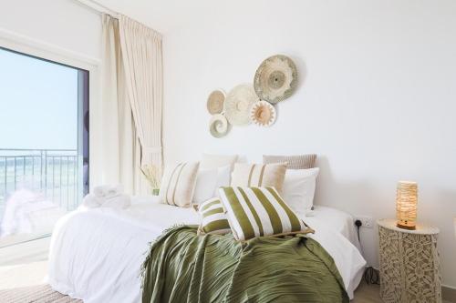 Voyage Studio In Waters Edge