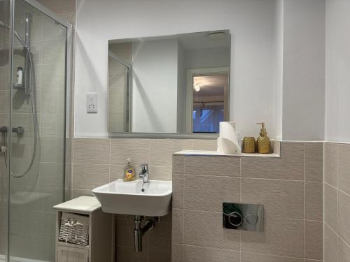 Gallery image of Moy Green Drive Westvale Park 10 minutes from Gatwick in Hookwood