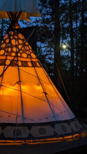 Fotografie z fotogalerie ubytování Sky Spirit -luxury Glamping Tipi - Sleeps 2 v destinaci O'Brien