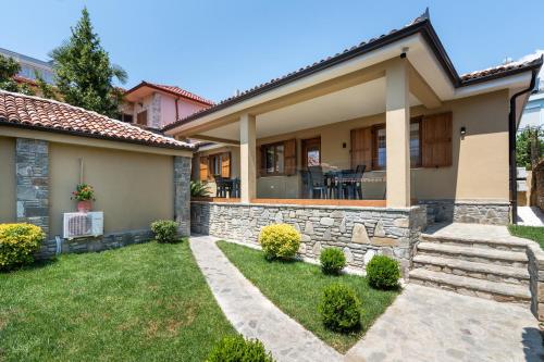 Villa Zoi A Stay to Remember I Guest House inside Elbasan Castle
