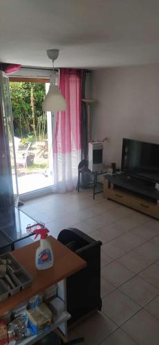 Maison duplex, bus à proximité pour le festival