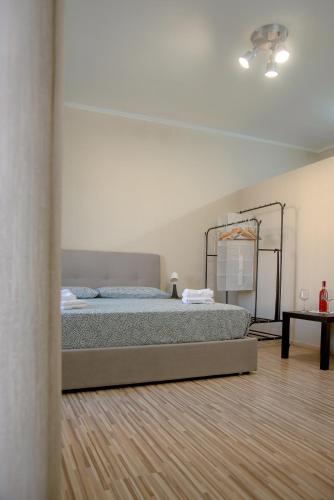 a bedroom with a bed in a room at A Ridosso dei Sassi in Matera