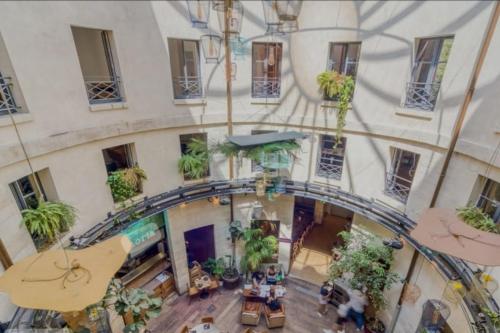 Facile d'accès et entretenu par femme de ménage