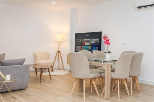 Luxurious & spacious 4BR apt next to Cathedral