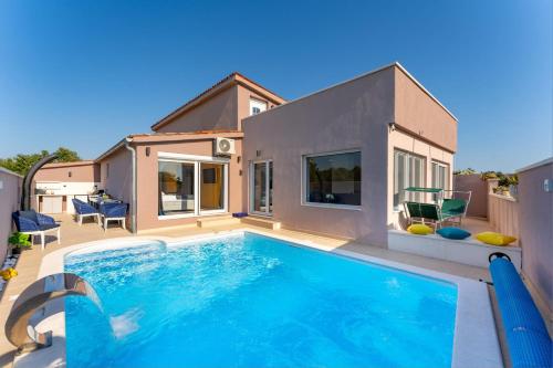 CASA CRYSTAL ISTRIA, villa with private pool, near the beach, with the sea view!