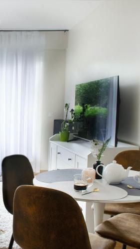 Elegance w mobile Wi-Fi 7' to RER B Paris direct line Airports CDG and ORY