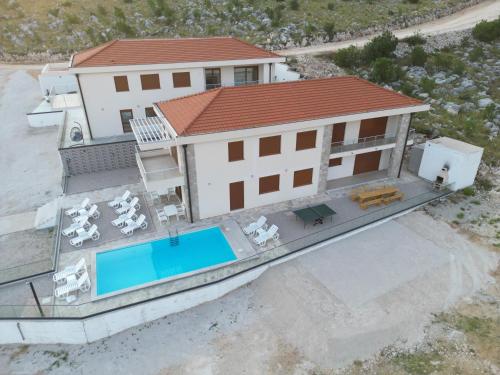 Πισίνα στο ή κοντά στο Dubrovnik Heights - Cozy Autumn Luxury Villa - Heated jacuzzi