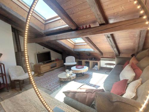 Appartement sous toit spacieux pour 8 pers., parking inclus