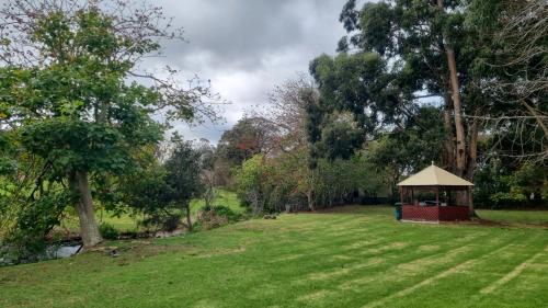 Κήπος έξω από το Hideaway on Middleton