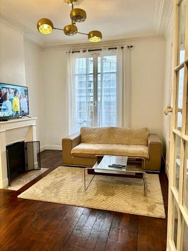 Guest House Tour Eiffel Paris