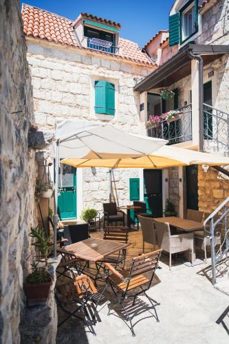 Apartments & Room Kartolina