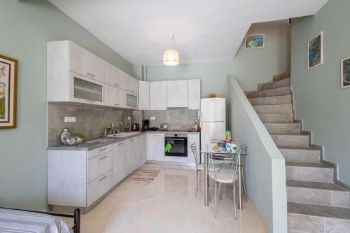 Paris Ηοuse at Ratzakli