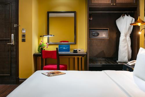Hanoi Lion Boutique Hotel & Spa — Balcony/Terrace