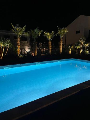 Πισίνα στο ή κοντά στο Sandy bay apartments with pool