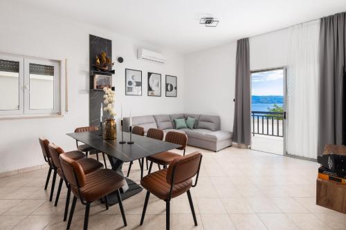 Bella Figura Apartments - Heated Pool