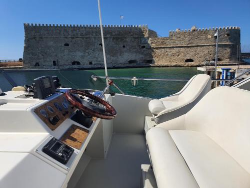 Yacht ZEN