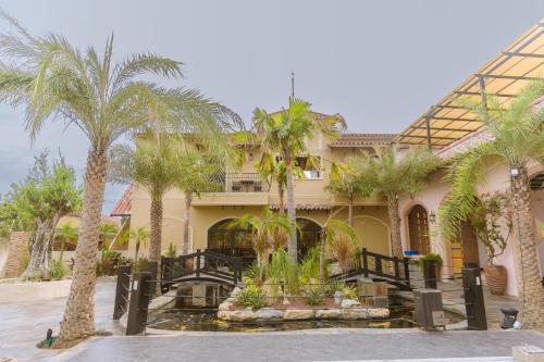 Gallery image of Thái Bình Cam Ranh 2 Hotel in Cam Ranh