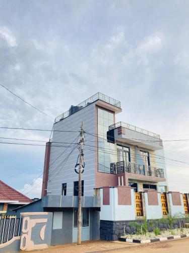 Bangunan di mana terletaknya rumah tamu ini