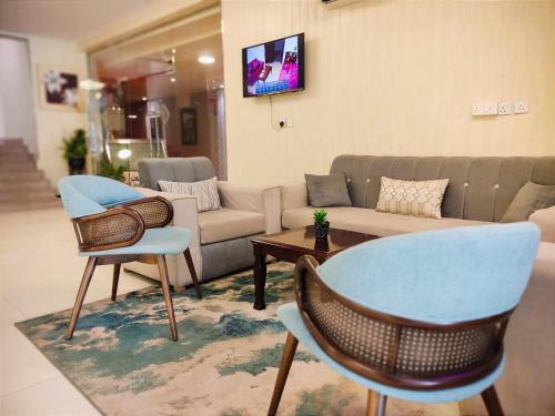 Χώρος καθιστικού στο سيلين الزهراء