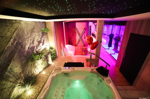 Les Secrets Rooms - Bonneval - Love Room - Spa et Hammam Privatif
