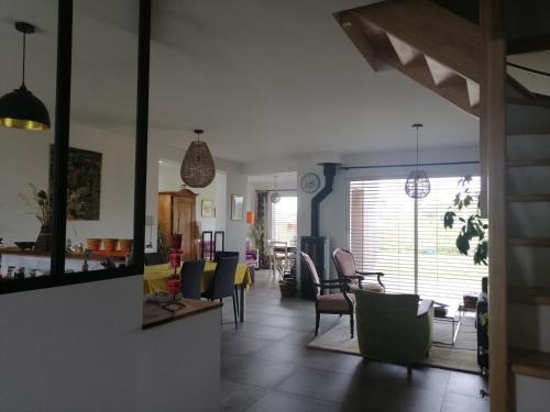 Maison de ville avec jardin en lisière de campagne