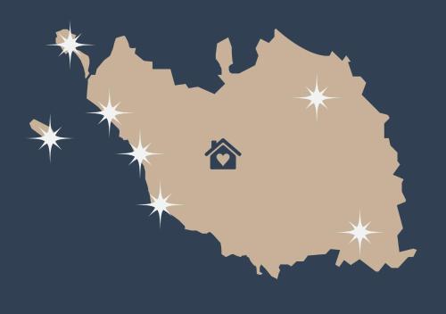 une carte de Hong Kong avec une illustration d'étoiles dans l'établissement Solen évasion - L'aventurine - maison en Vendée, à La Roche-sur-Yon