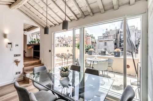 Piazza dei Renzi Trastevere building 4 bedroom with terrace