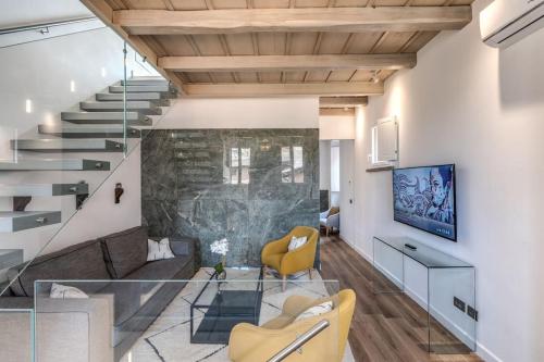 Piazza dei Renzi Trastevere building 4 bedroom with terrace