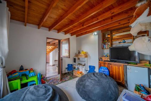 Posezení v ubytování Luxury home with beautiful sea and mountain views