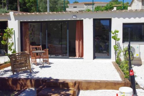 Studio cosy avec piscine les Accatine 2